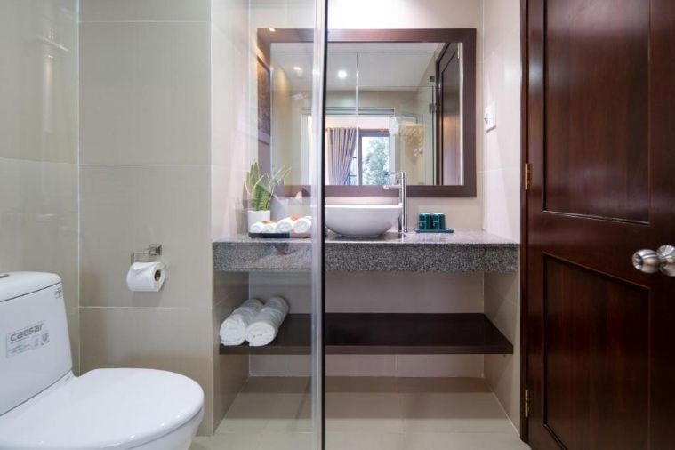 Superior Double With Window